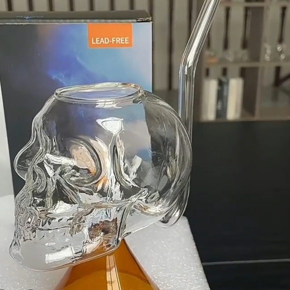 Vampire Skull Straw Glass - Picture 7 of 9